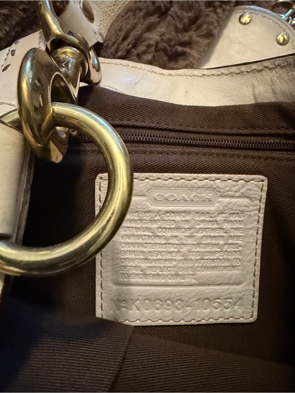 Vintage Coach Leather Shoulder Bag with Gold Hardware - Picture 6 of 10